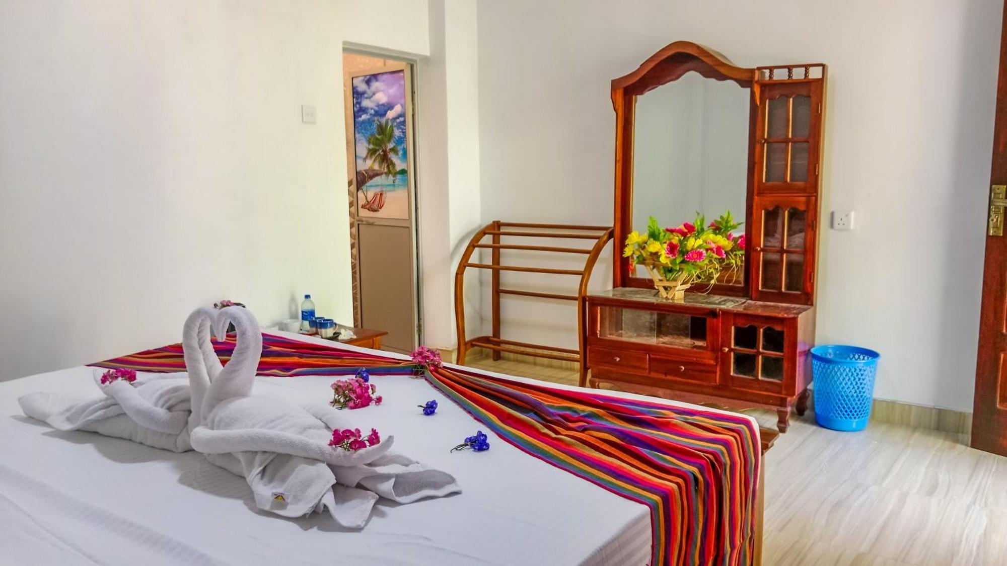 Gimhana Homestay Sigiriya Luaran gambar